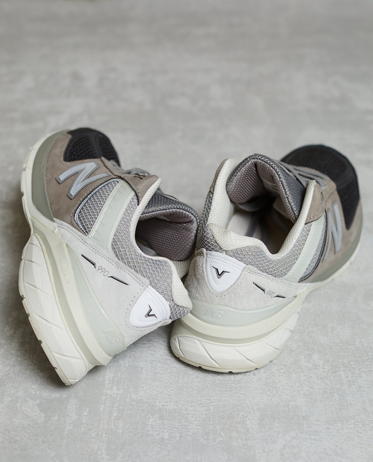 New Balance M990BM5 (10.5) BLACK GREY WHITE