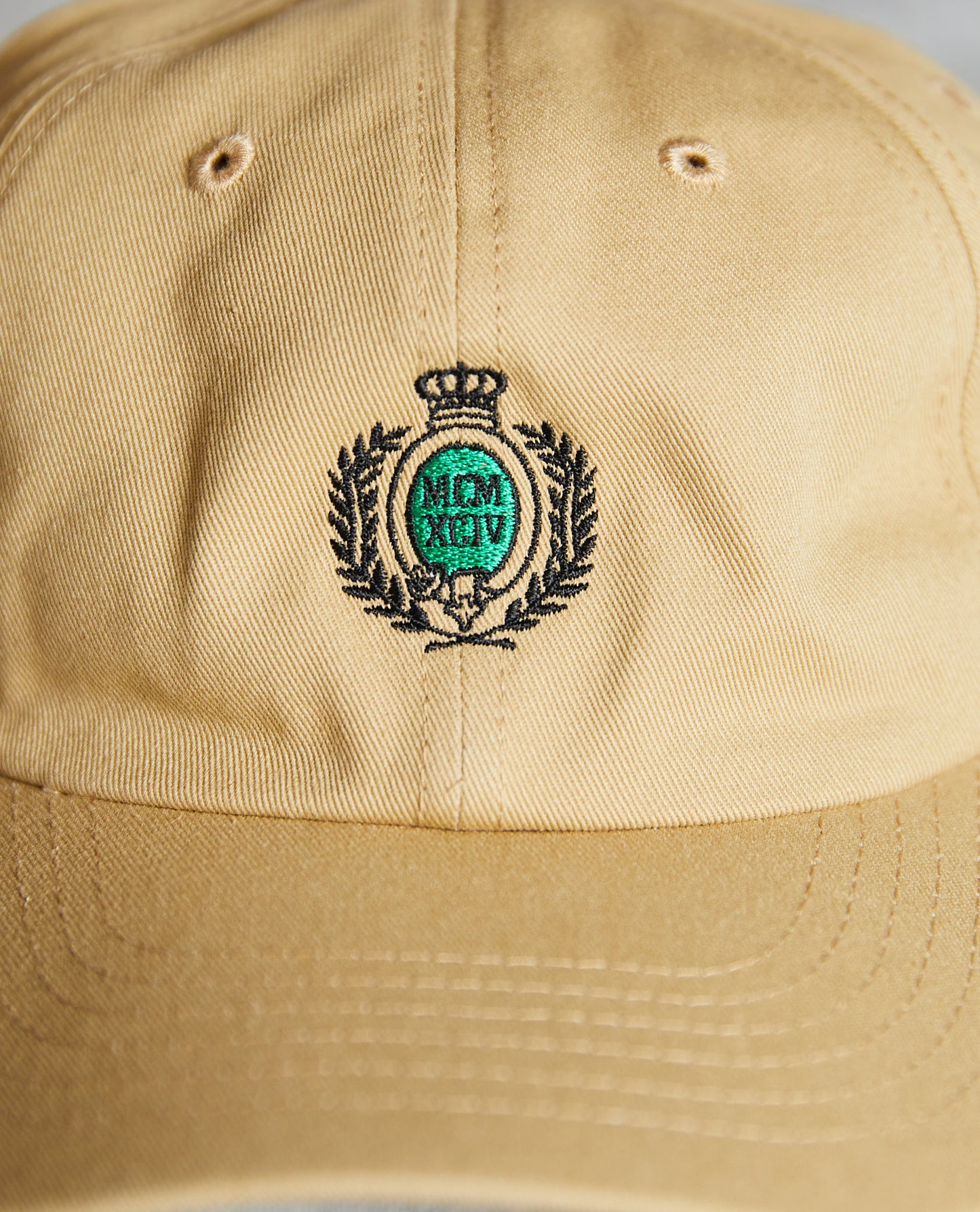 Supreme Crest Hat