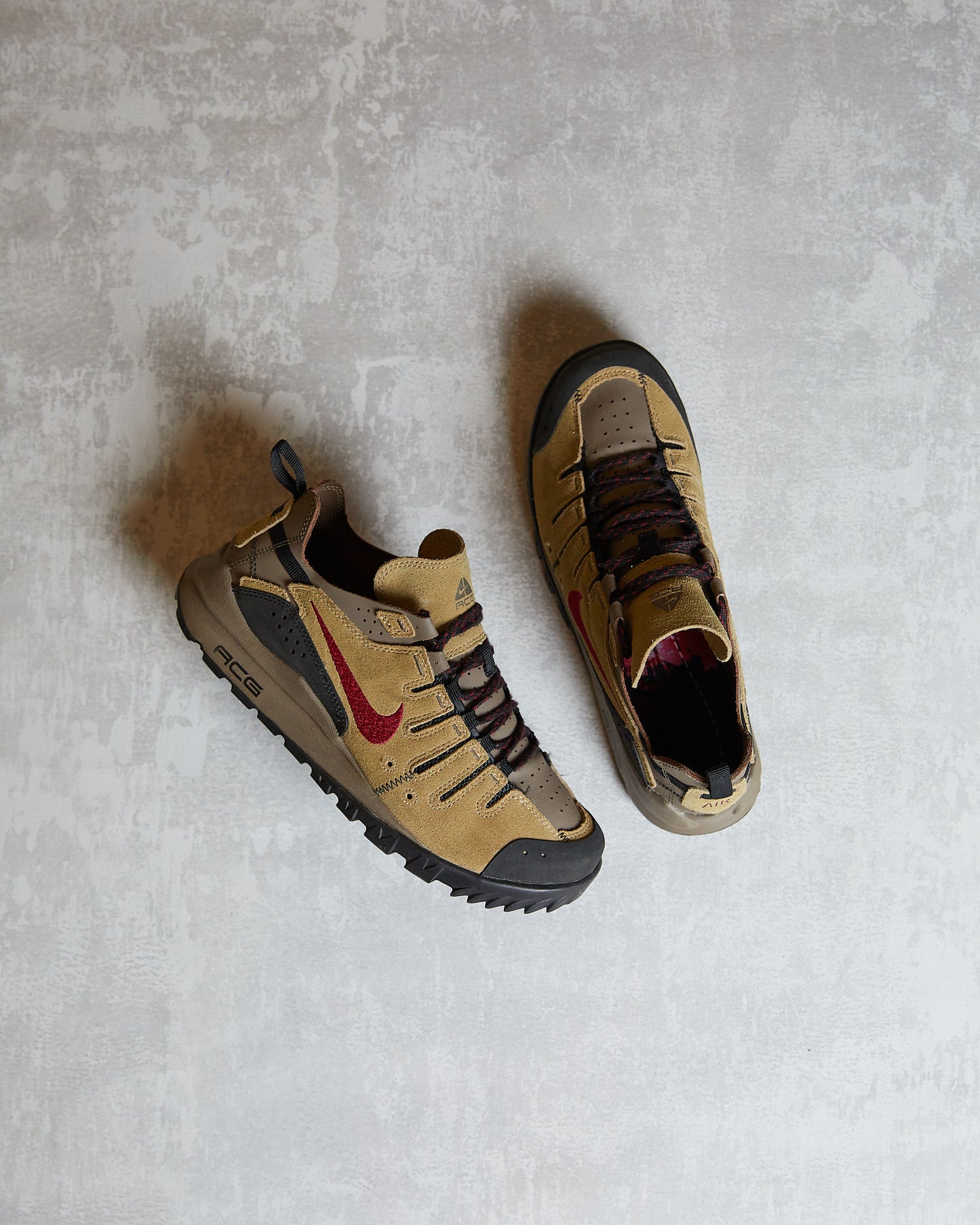 Nike ACG Trail Shoes (9.5) brown