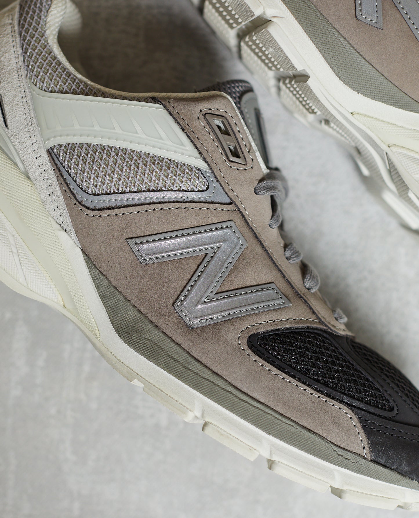 New Balance M990BM5 (10.5) BLACK GREY WHITE