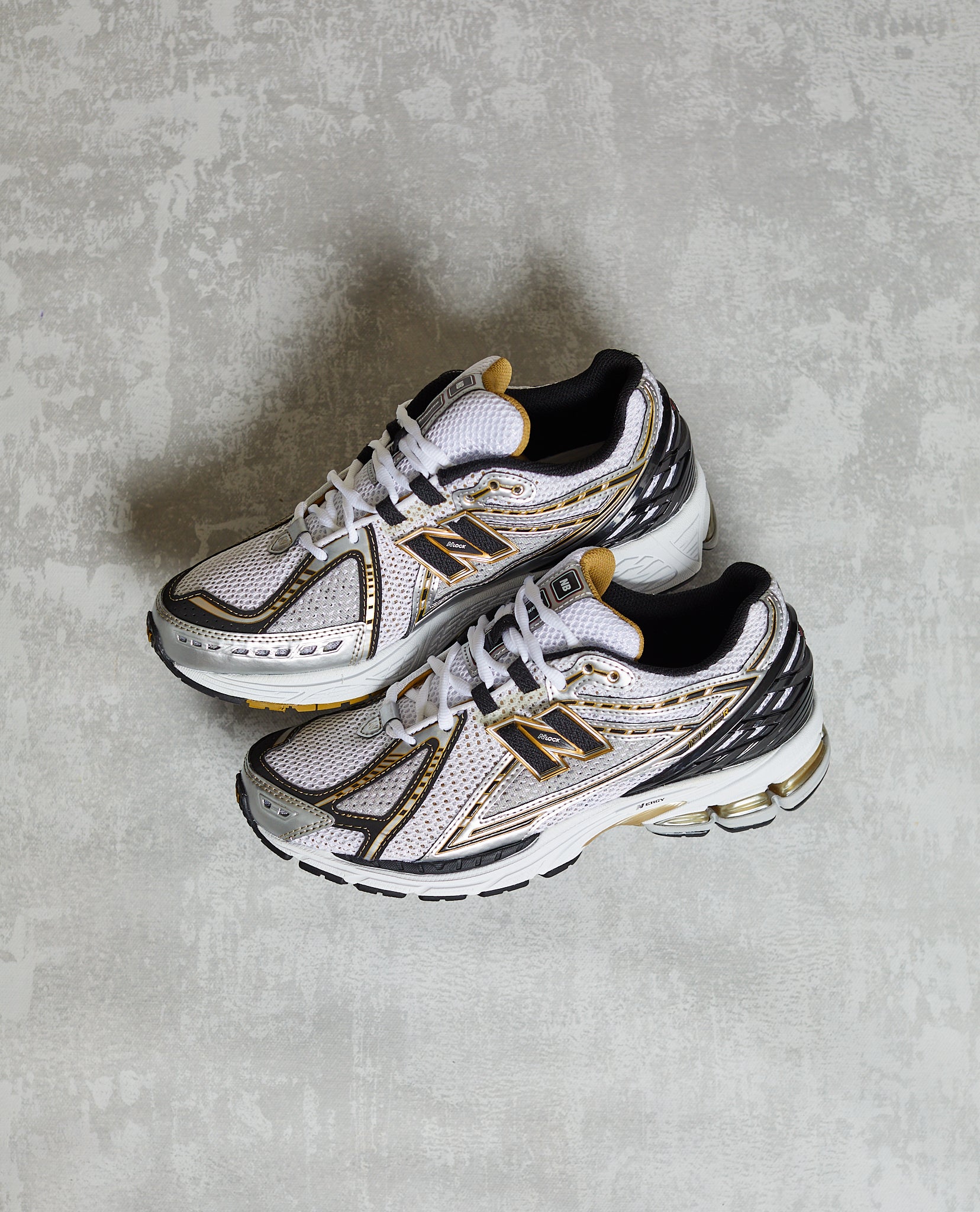 New Balance M1906RA (9.5) white black