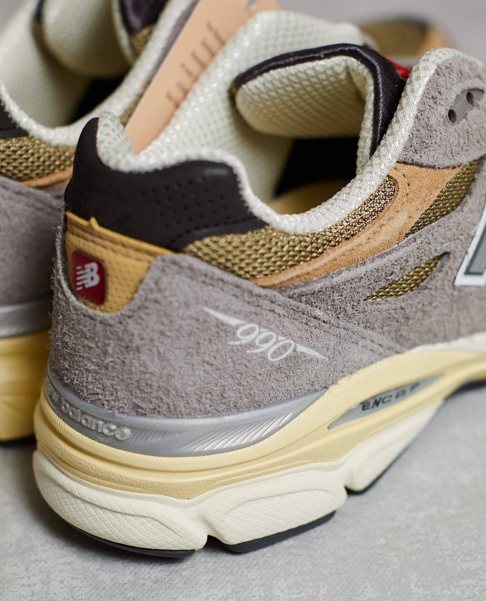 New Balance M990TG3 (9.5)