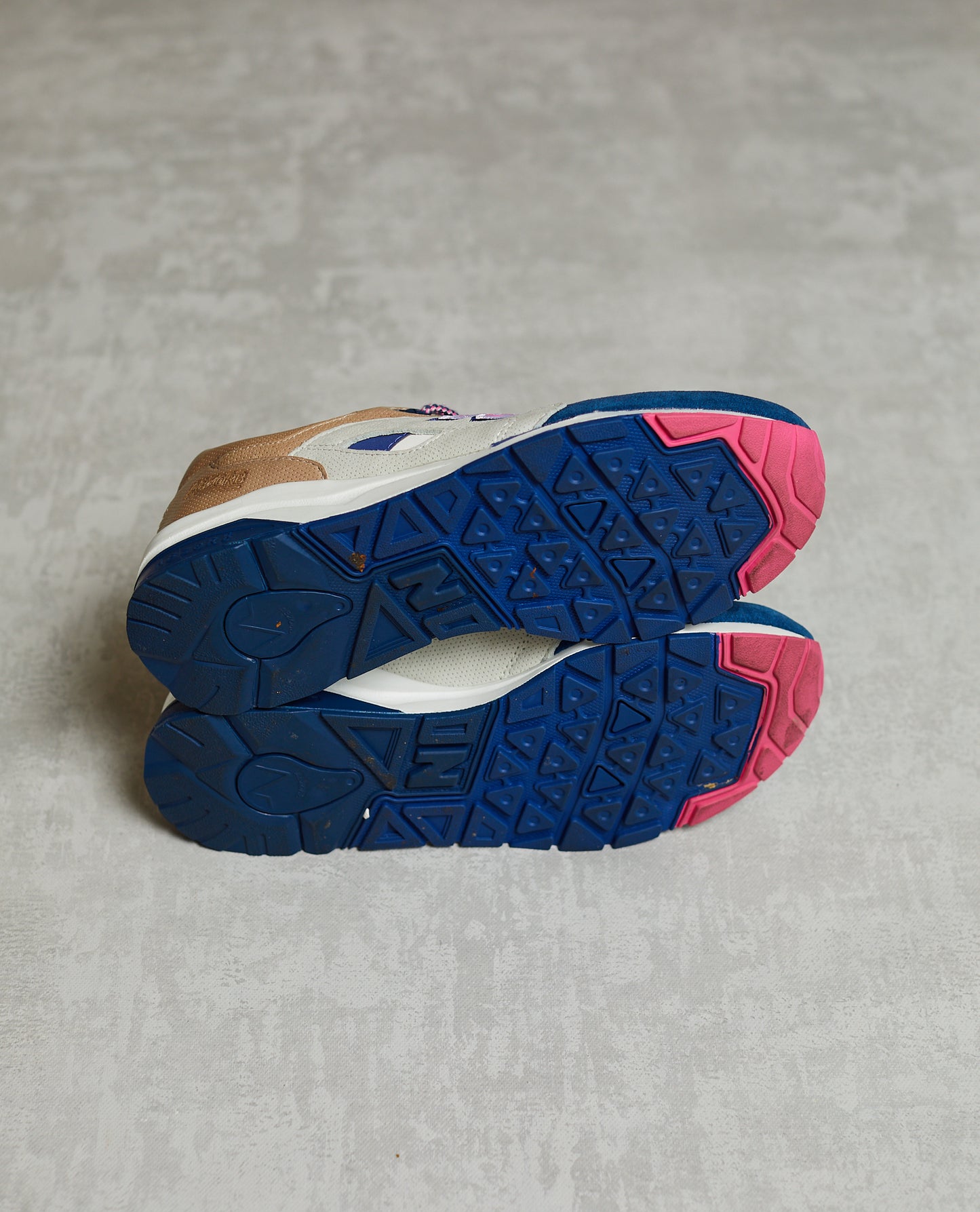New Balance x KITH CM1600KH "Daytona" (8.5)